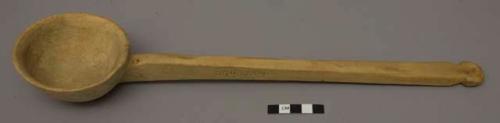 Medium-sized wooden ladle (refu'e) - generally used only for serving