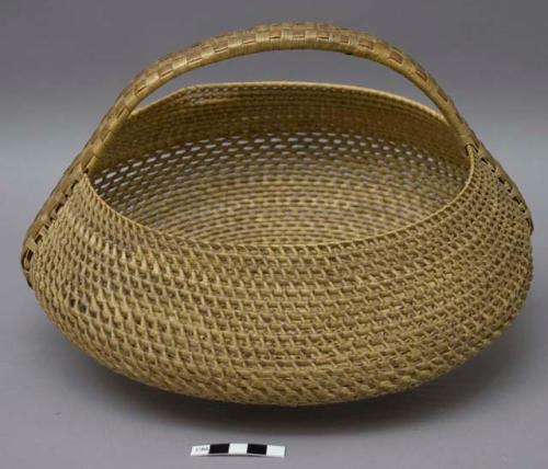 Basket with handle