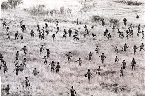 War of Aug. 2, group of men in field