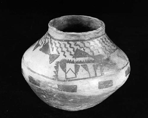 Jar with design