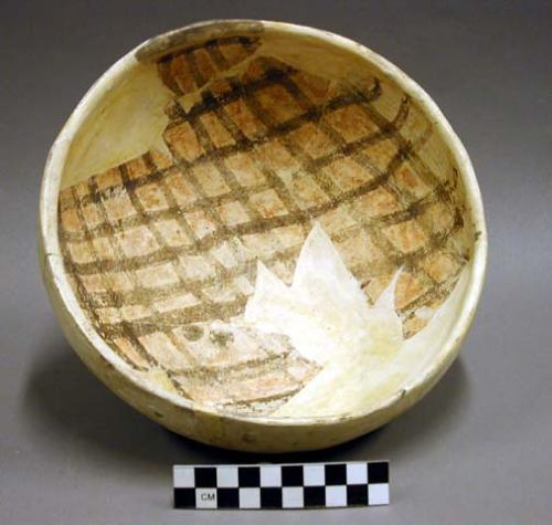 Ceramic complete vessel, bowl, polychrome interior, reconstructed