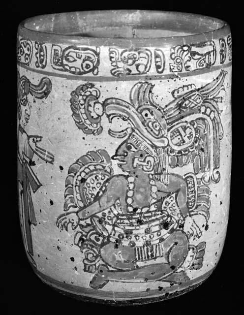 Polychrome cylindrical vessel