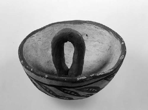 Bowl with loop in center