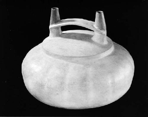 Round Vessel with two spouts