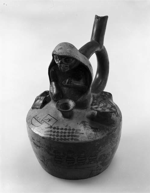 Moche vessel depicting aspects of curing