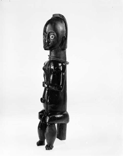 Figure of a woman, reliquary guardian figure