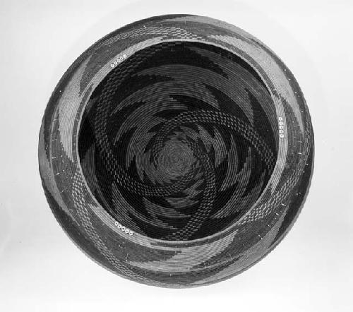 Round basket bowl, viewed from above
