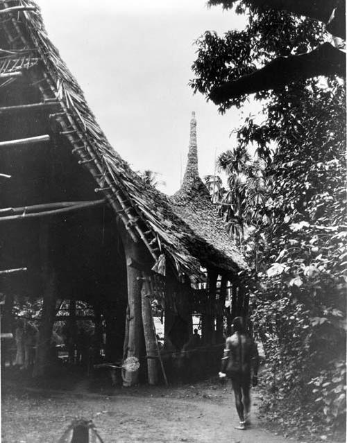 Open-air structure with roof