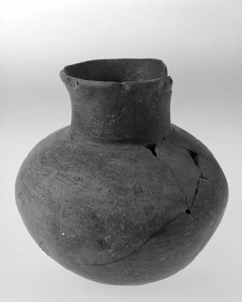 Narrow-mouth red-slipped jar.  C4707