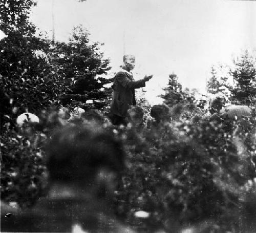 Chief Syllibay delivering a sermon at the end of the second procession