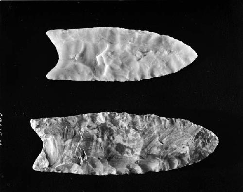 Clovis points, from Turpin's Farm, Ohio (right), and Brashear's Farm, Kentucky