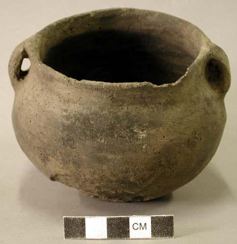 Ceramic pot, 2 handles, spalling around base