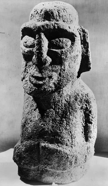 Anthropomorphic figure of stone