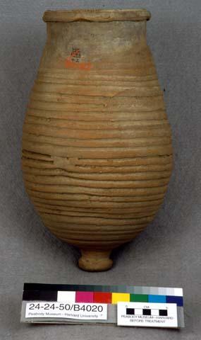 Small pedestal vessel (qadus)