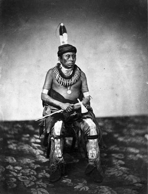 A chief of the Grand Pawnee. Ti-ro-wot-ka-do-huk (The Conquerer)