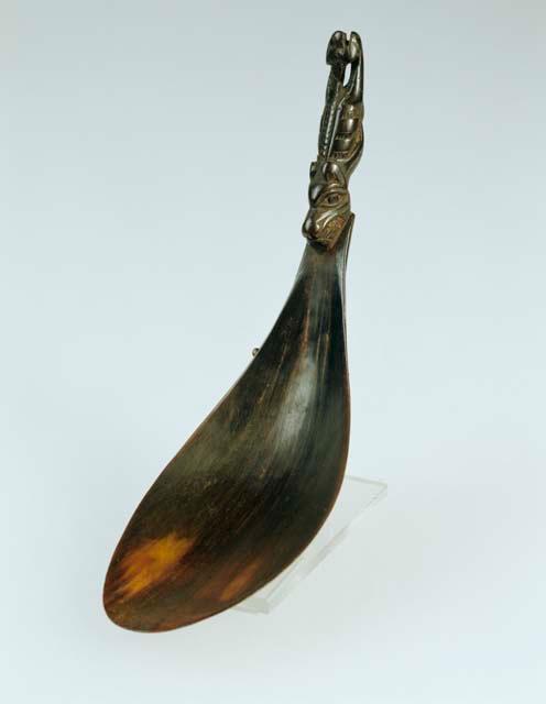 Horn ceremonial spoon depicting a sea lion.