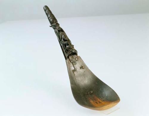 Ceremonial spoon depicting the hunter Kaats'