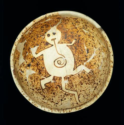 Bowl, sikyatiki-san bernardo polychrome. int: animal design; ext: linear design.