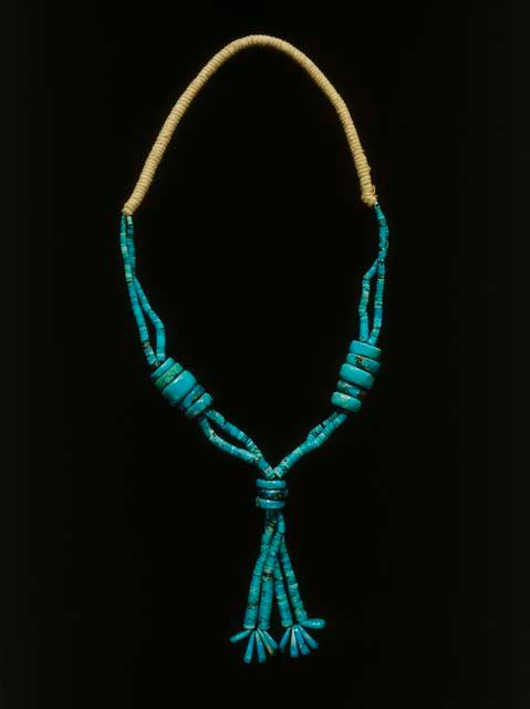 Necklace. Turquoise with 'jaclaw', 23 major turquoise beads, more than 200 grad