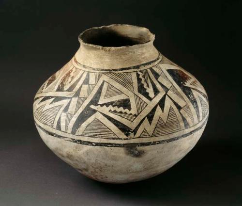 Large olla, geometric