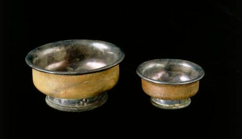 Wooden tsampa bowl with silver interior