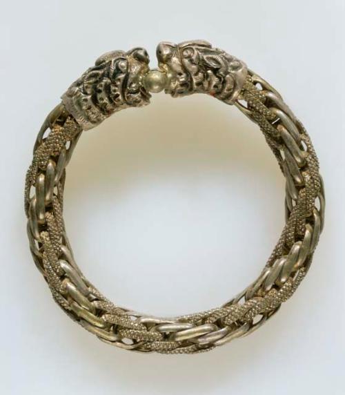 Serpent bracelet