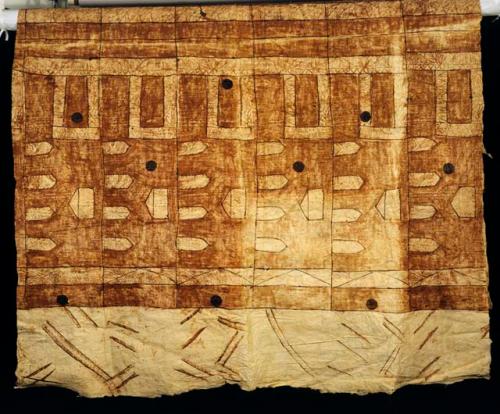 Decorated tapa cloth, Ngatu with Koe Vaisima printing, Ha'amonga trilithon