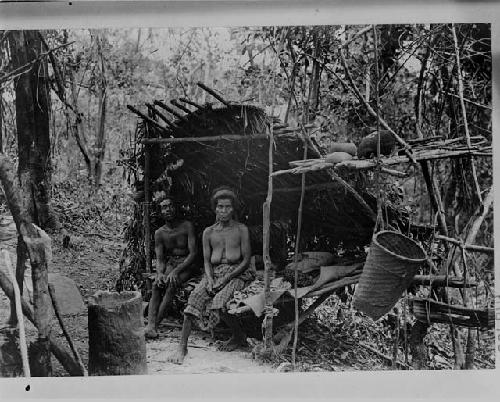 Philippines Negrito house with owners