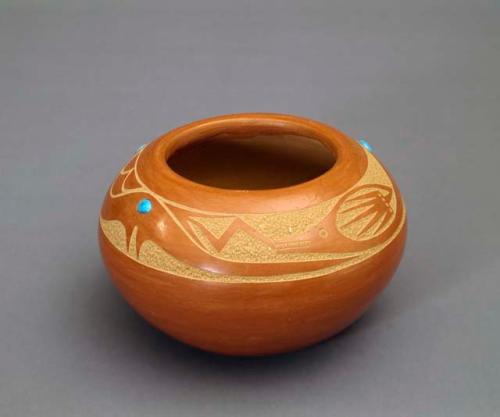 Sgrafittoed bowl with turquoise:avanyu motif