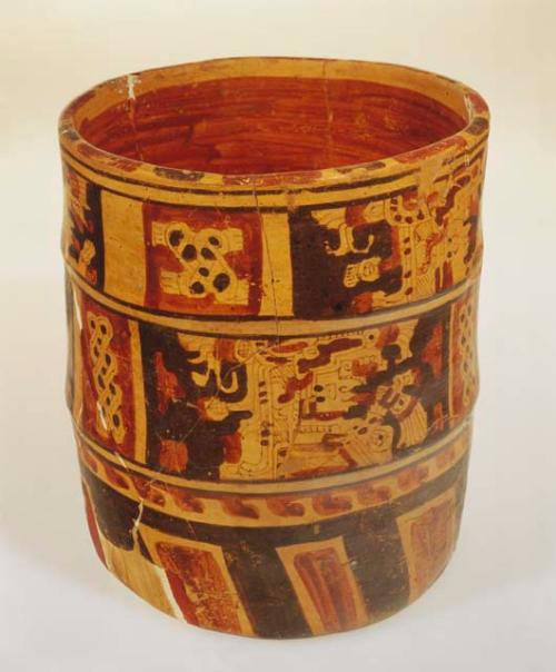 Straight-walled Yojoa polychrome pottery vase - Mayoid type