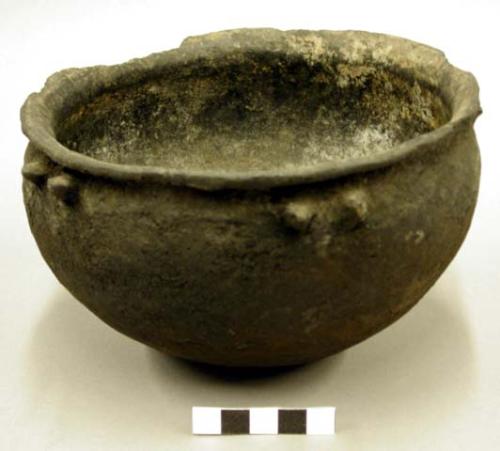 Black pottery vessel