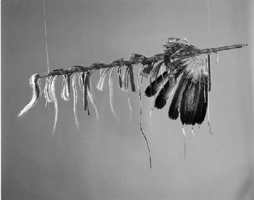 Calumet stem, feather fan (99-12-10/53101.2)