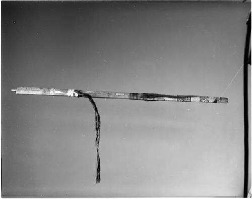 Flat pipe stem, decorated (99-12-10/53117.2)