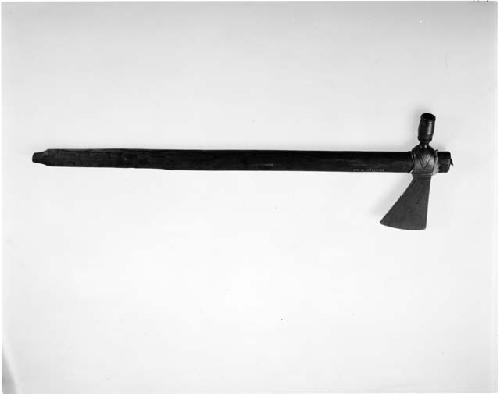 Combined tomahawk and pipe (97-9-10/49917)