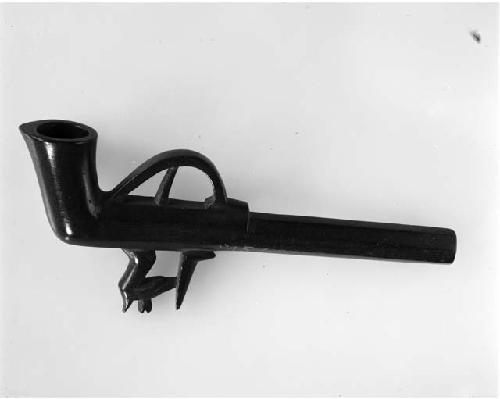 Stone pipe in the shape of a firearm (78-52-10/15696)