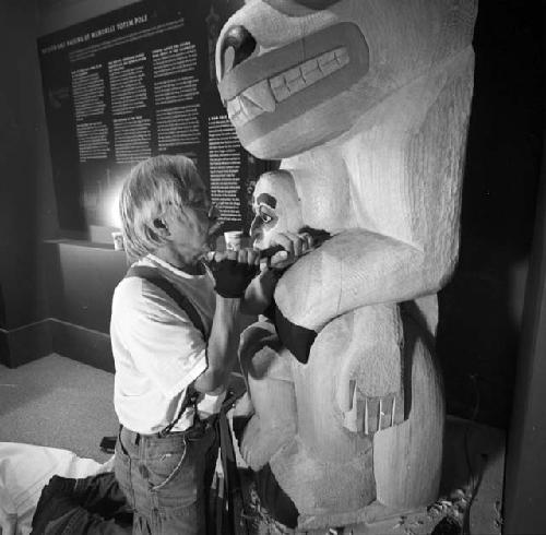 Nathan Jackson (carver) with new totem pole