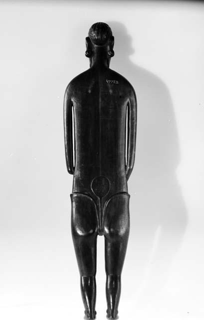 Female wooden figure (moai paepae)