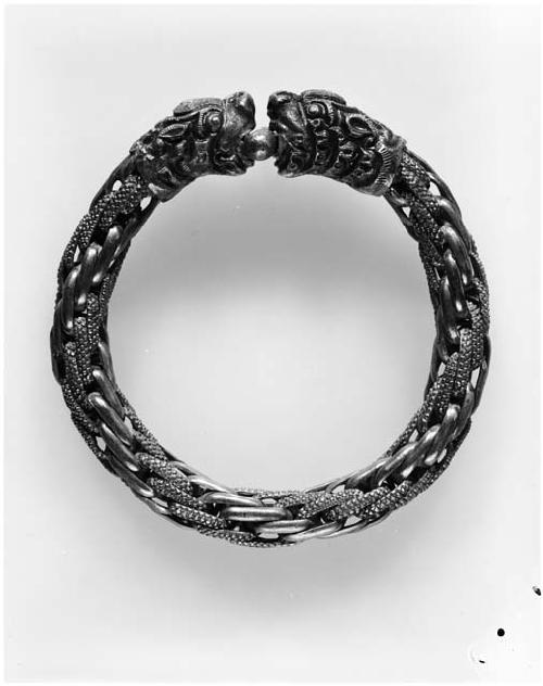 Serpent bracelet