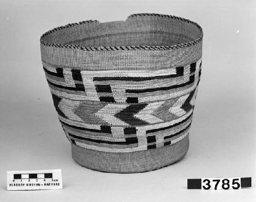 Cylindrical basket. Plain twined, false embroidery.