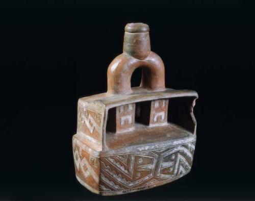 Rectangular pot with white design