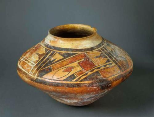 Jar, san bernardo polychrome. linear design. 20.0 x 30.5 cm.