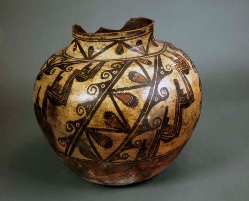 Jar, polacca polychrome (early). linear design.