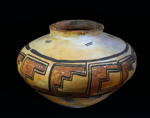 Jar, polacca polychrome style d. sityatki revival design. 22 x 36 cm.