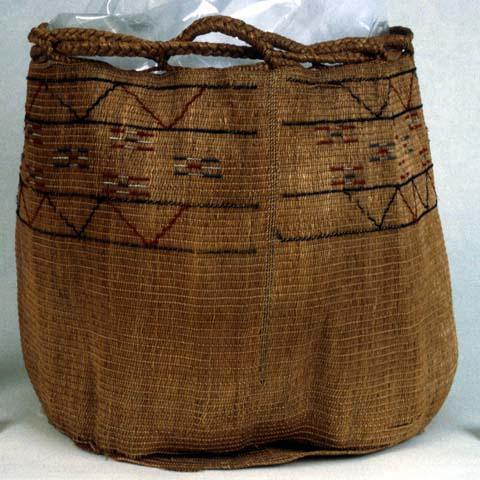 Bag with strap handle