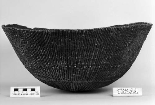 Mush or cooking bowl from the collection of G. Nicholson and C. Hartman. Plain and three-strand twined.