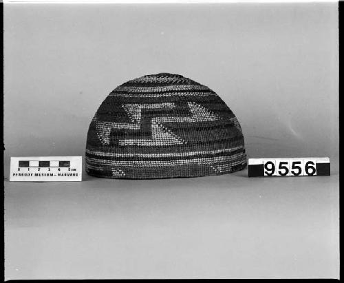 Hat, from the collection of the parents of L. Frankenstein, pre-1902. Plain and three-strand twined, one-face overlay.