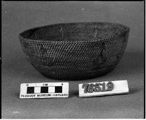 Mush or cooking bowl from the collection of G. Nicholson and C. Hartman. Coiled, interlocking stitches, one rod.