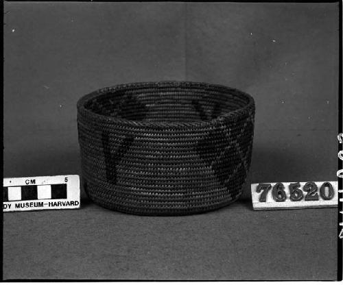 Cylindrical trinket basket. Collected by G. Nicholson and C. Hartman. Coiled, three rod (obtained from Maido, El Dorado).