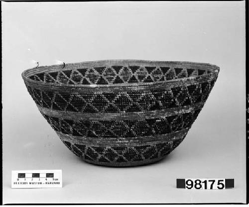 Mush or cooking bowl from the collection of C.A. Weare. Coiled.