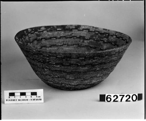 Mush or cooking bowl, collected by unknown. Coiled, three-rod foundation (variable).